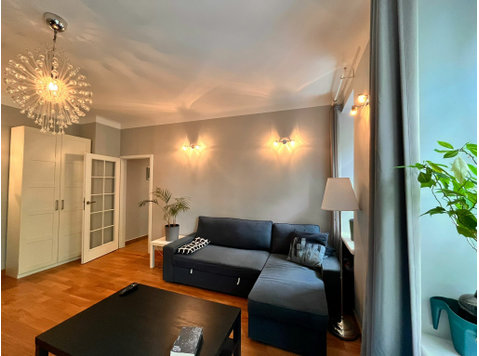 SPACIOUS 1-room flat in ZOLIBORZ DISTRICT close to METRO - Apartments