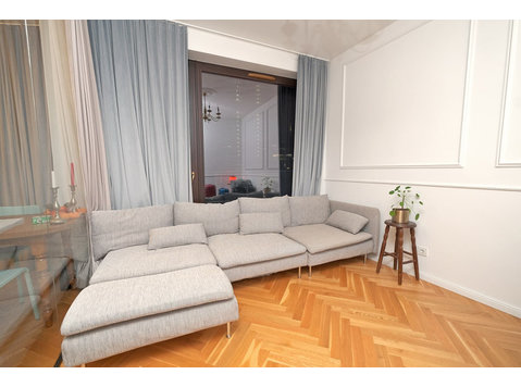 SPACIOUS 3-room apartment close to Rondo Daszyńskiego,… - Apartman Daireleri