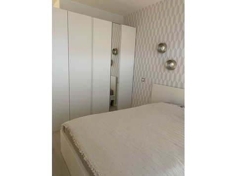 SPACIOUS studio with a separated bedroom and loggia,… - Apartamentos