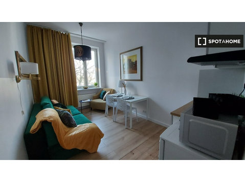 Studio apartment for rent in Szczęśliwice, Warsaw - Apartments