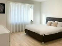 Beautifully furnished 2 bedroom shared apartment - Комнаты