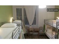 Se alquila habitación en apartamento de 12 habitaciones en… - For Rent
