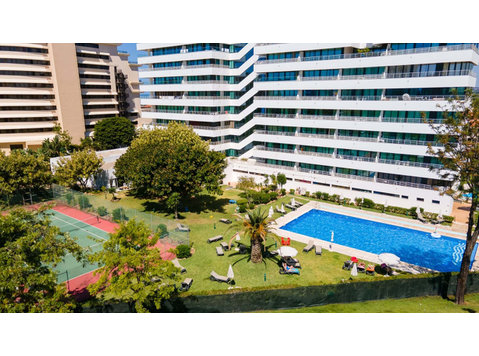 Divine Marina Apartment W/ Pool & Garden - Apartments