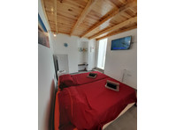 Suite Ibiza with private bathroom, fast wifi,patio - Woning delen