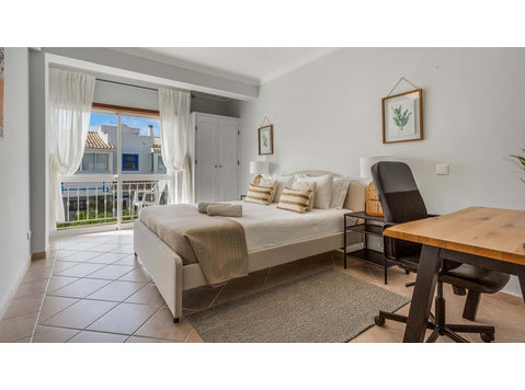 Albufeira 3BR w/ Pool & AC - Apartments
