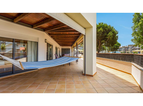 Wonderful Flat W/ Big Patio - Apartments