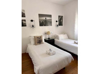 Amazing Vila for rent in Porches - Apartamente