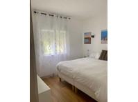 Amazing Vila for rent in Porches - Apartamente