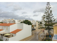 Flatio - all utilities included - Casa Ferreira T1 by Your… - Ενοικίαση