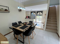 Flatio - all utilities included - Sunny Top Floor Apartment… - For Rent