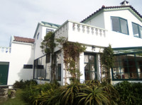 AZOREN - Sao Miguel: Schönes Landhaus mit Gästezimmern - Häuser