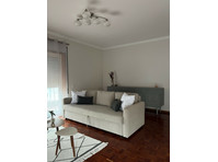 Flatio - all utilities included - Room to rent - Vila Nova… - Woning delen