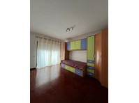 Flatio - all utilities included - Room to rent - Vila Nova… - Collocation