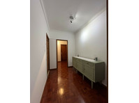 Flatio - all utilities included - Room to rent - Vila Nova… - Woning delen
