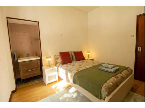 Room for rent in São João da Madeira - Room 102 - اپارٹمنٹ