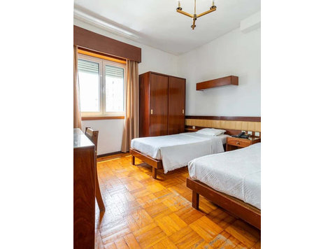 Room for rent in São João da Madeira - Room 205 - Byty