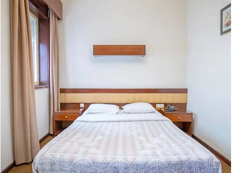 Room for rent in São João da Madeira - Room 206 - Pisos