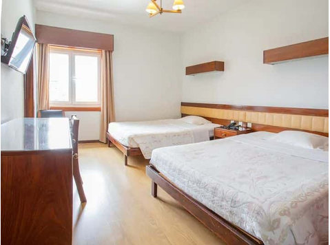 Room for rent in São João da Madeira - Room 301 - Leiligheter