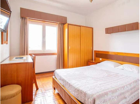 Room for rent in São João da Madeira - Room 302 - 	
Lägenheter