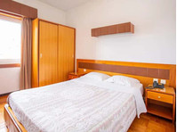 Room for rent in São João da Madeira - Room 302 - Apartamente