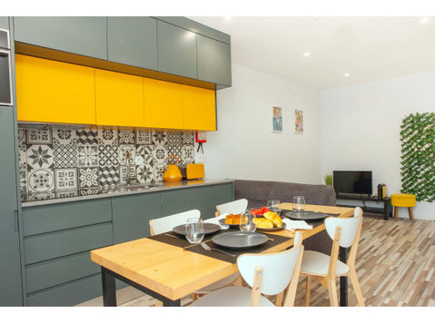 Stunning 1 bedroom apartment Amadeo - Gaia/Porto B - Apartmani