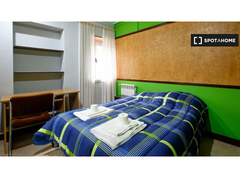 Ensuite room  to rent in friendly residence - For Rent