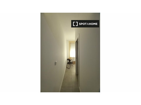 Studio apartment for rent in Baixa Citadina, Coimbra - For Rent