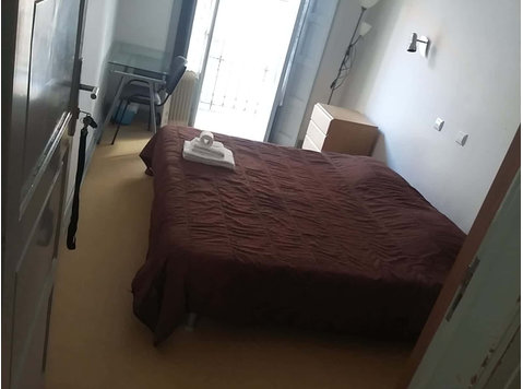 Single room in Coimbra - آپارتمان ها