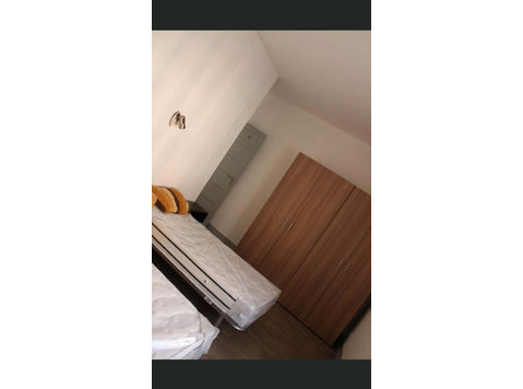 Twin room in Coimbra - Apartments