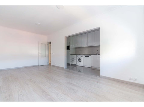 Two-bedroom apartment in Rua do Brasil, Coimbra - Apartments