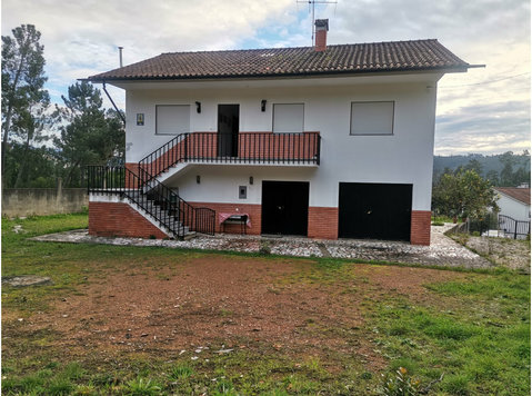 Detached House with Land in Moinhos, Miranda do Corvo - Houses