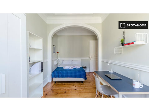 Zimmer zu vermieten in 7-Zimmer-Residenz in Arroios,… - Zu Vermieten