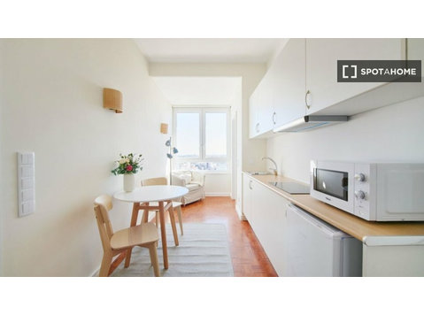 1-Zimmer-Wohnung zur Miete in Santa Cruz, Lissabon - Wohnungen