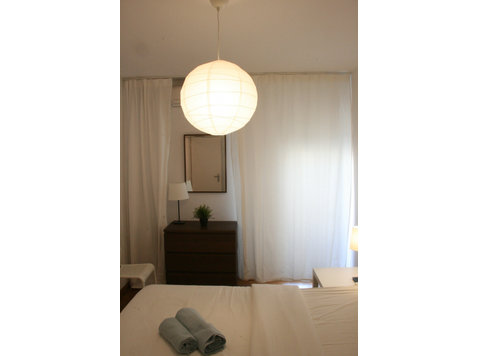 Double Bedroom with Balcony in Campo Grande - Flatshare