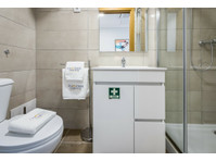 Flatio - all utilities included - Double Room at Comtesse… - WGs/Zimmer