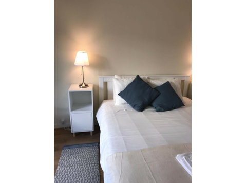 Maria José 3 - Largest room with private balcony - Flatshare