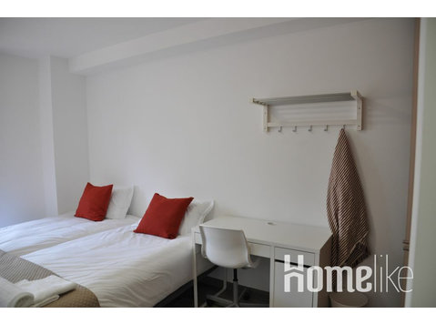Private Room in Avenidas Novas, Lisbon - Kimppakämpät