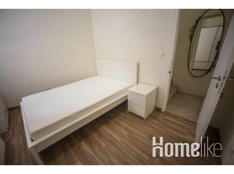 Private Room in Shared Apartment - Camere de inchiriat