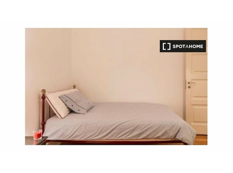 Schlafzimmer zur Miete in 4-Zimmer-Wohnung in Lissabon - Zu Vermieten