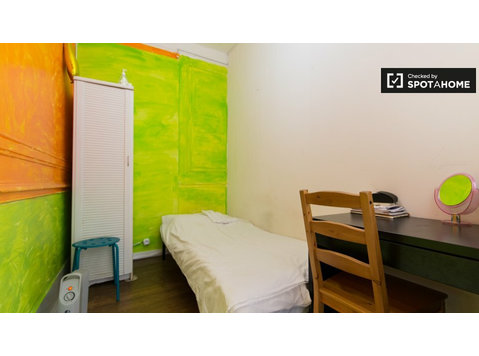 Mobilyalı oda 7 yatak odalı daire, Avenidas Novas, Lizbon - Kiralık