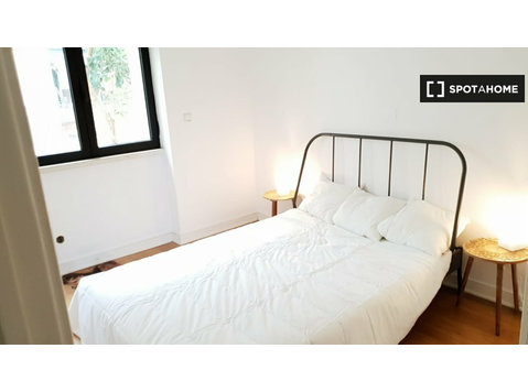 Schönes Zimmer zu vermieten in Estrela, Lissabon - Zu Vermieten