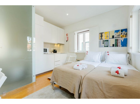Flatio - all utilities included - Rent4Rest Mouraria Lisbon… - Аренда
