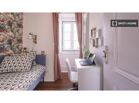 Room for rent in 14-bedroom house in Belém, Lisbon - Te Huur
