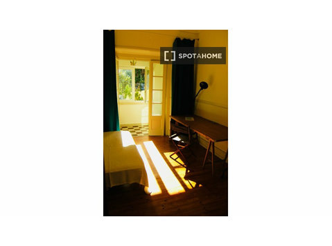 Chambre à louer dans un appartement de 2 chambres à São… - À louer