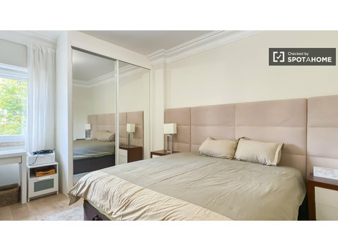 Zimmer zu vermieten in 4-Zimmer-Wohnung in Lissabon - Zu Vermieten