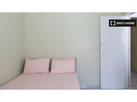 Zimmer zu vermieten in 5-Zimmer-Wohnung in Arroios, Lissabon - Zu Vermieten