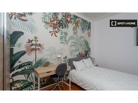 Room for rent in 6-bedroom apartment in Baixa, Lisbon - Na prenájom