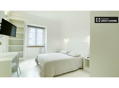 Zimmer zu vermieten in 6-Zimmer-Wohnung in Lissabon - Zu Vermieten