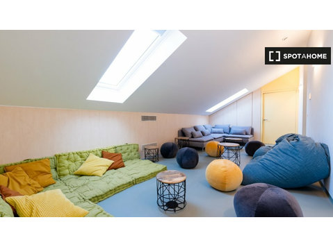 Zimmer zu vermieten in einer Residenz in Laranjeiras,… - Zu Vermieten