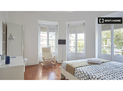 Chambre à louer dans une résidence à Santo António, Lisbonne - À louer